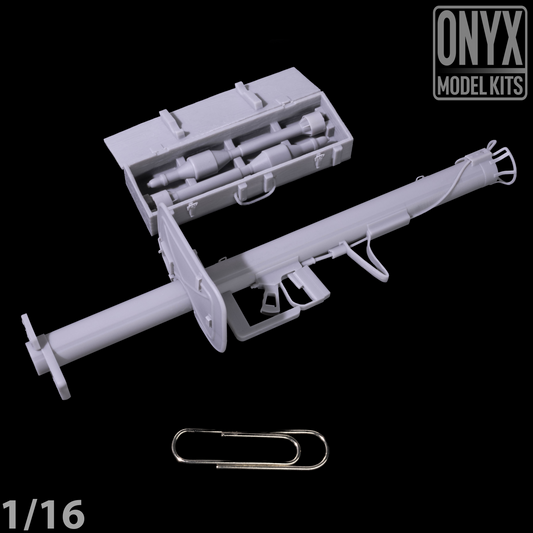 1/16 - Panzerschreck with rockets and crate